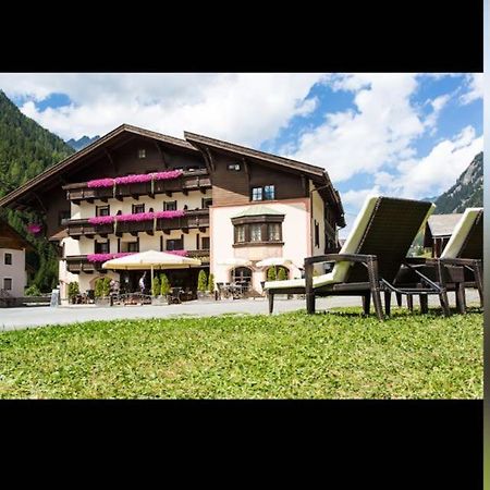 Hotel Restaurant Liesele Sonne Sankt Leonhard im Pitztal Esterno foto