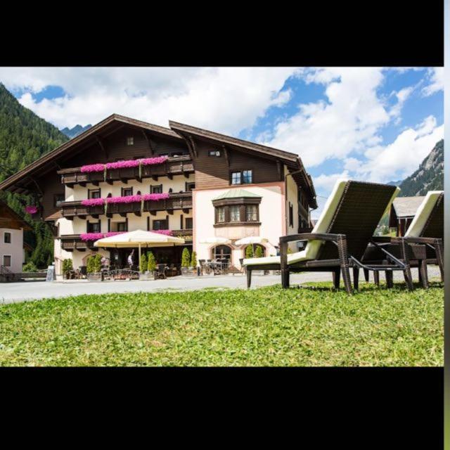 Hotel Restaurant Liesele Sonne Sankt Leonhard im Pitztal Esterno foto