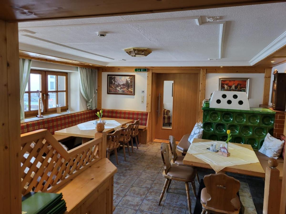 Hotel Restaurant Liesele Sonne Sankt Leonhard im Pitztal Esterno foto