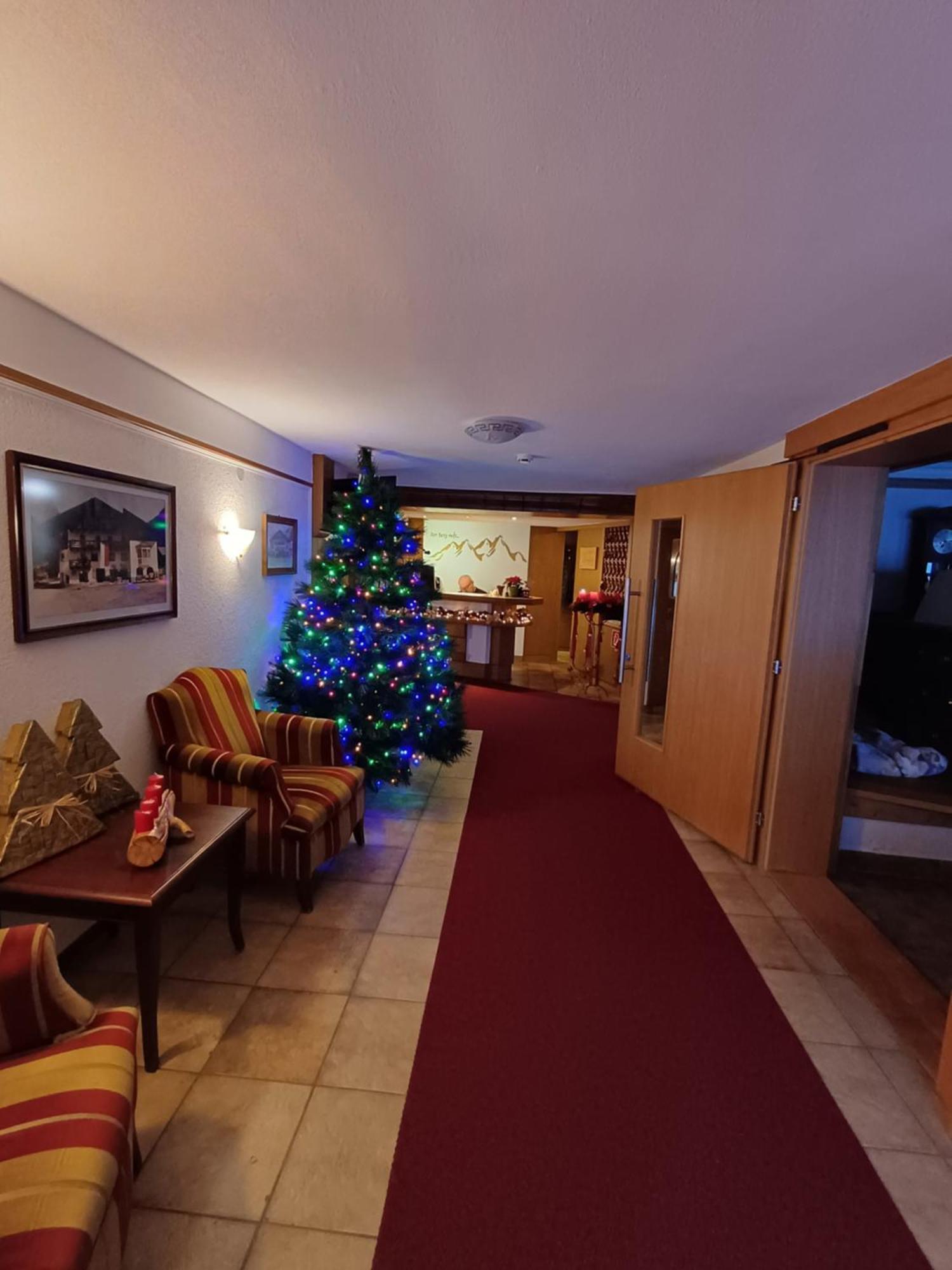 Hotel Restaurant Liesele Sonne Sankt Leonhard im Pitztal Esterno foto