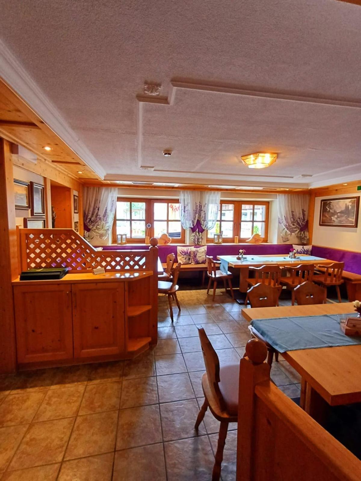 Hotel Restaurant Liesele Sonne Sankt Leonhard im Pitztal Esterno foto
