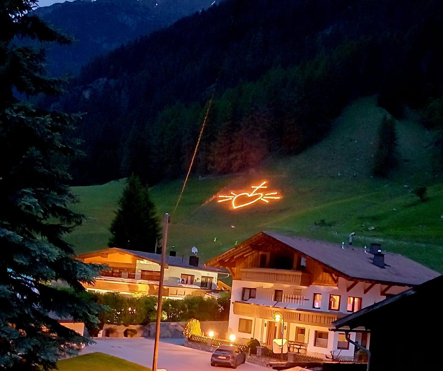 Hotel Restaurant Liesele Sonne Sankt Leonhard im Pitztal Esterno foto