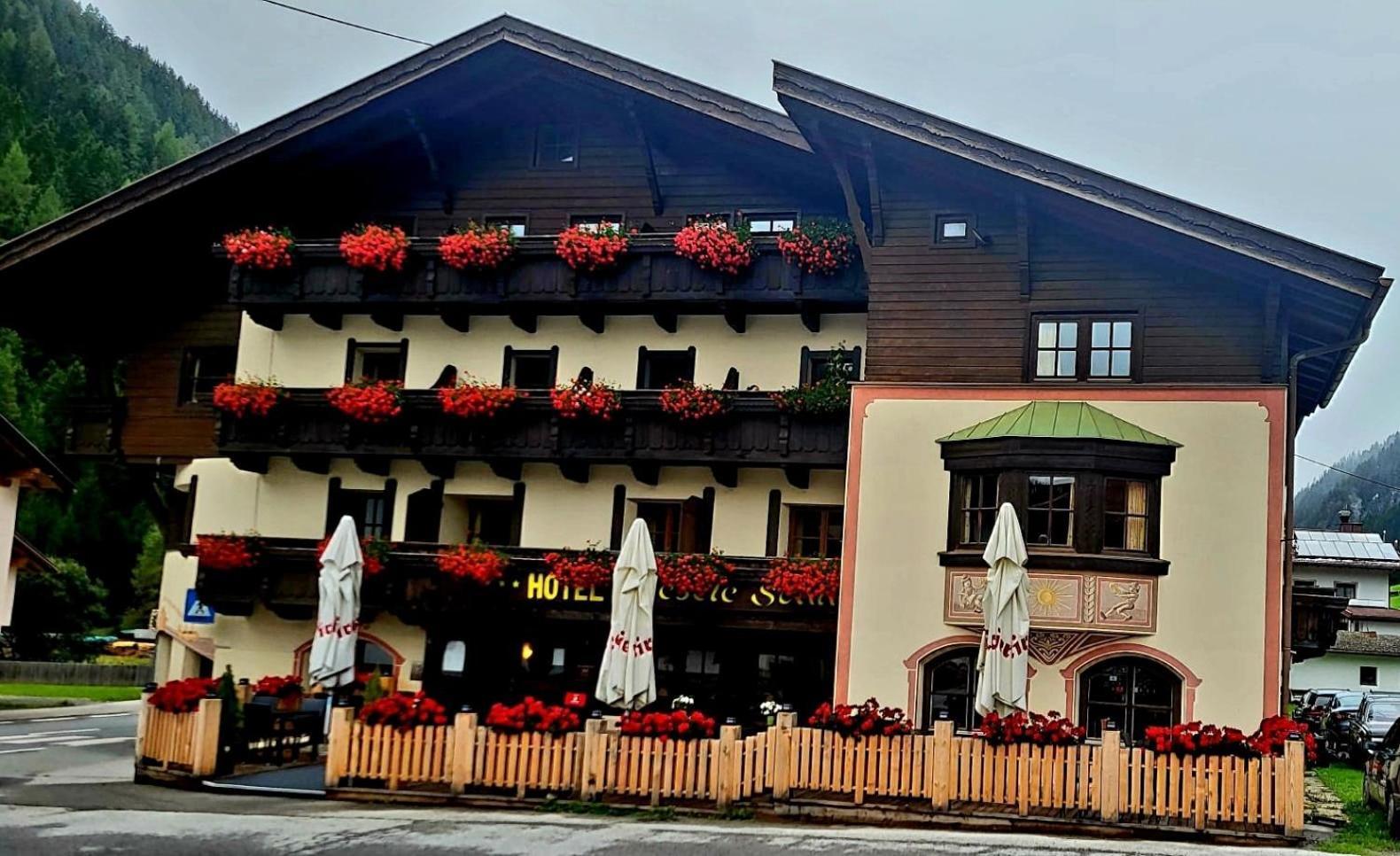 Hotel Restaurant Liesele Sonne Sankt Leonhard im Pitztal Esterno foto